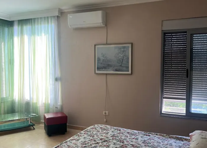 Lena's Gasthof Qerret (Tirana)