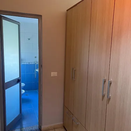 Lena's * Qerret (Tirana)